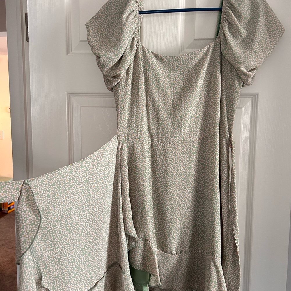 Green Ruffled Tie Front Mini Dress - Picture 4 of 6
